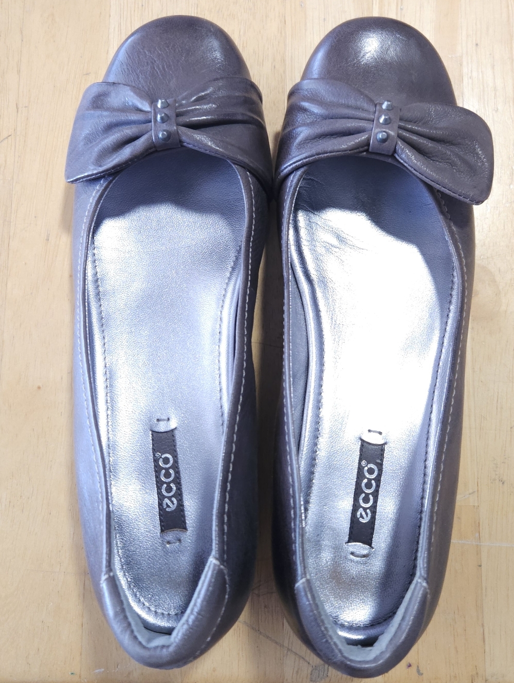 Ecco Women's Dark Brownish Grey Bow With Studs Detail Leather Ballet Flats 40